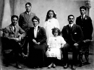 Thomas Halbert Jr Family (resized)
